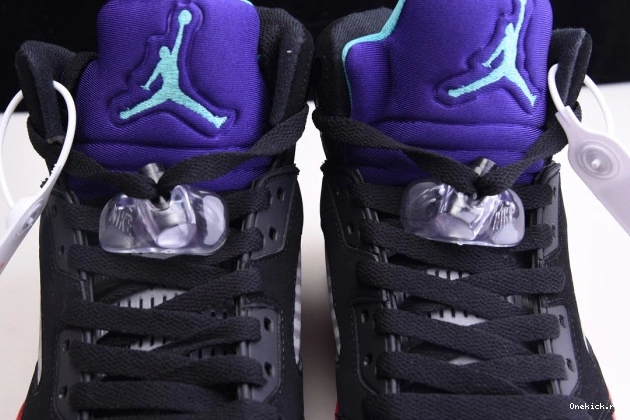 One Kick CZ1786-001 Top Air 5 Jordan 3 0810